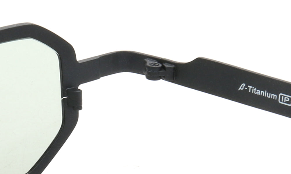 Inner hinge of rectangular titanium sunglasses