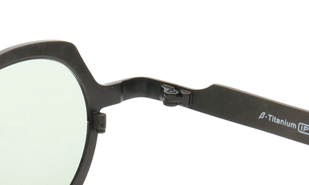 Inner hinge of titanium sunglasses