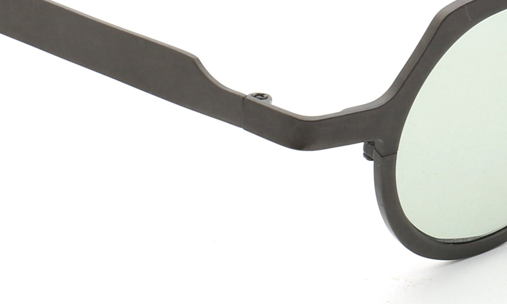 Outer hinge of round titanium sunglasses