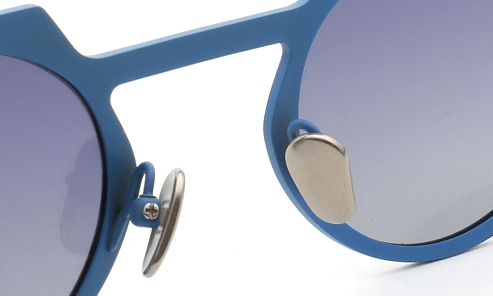 Nose pads of blue titanium sunglasses