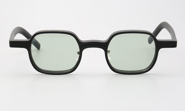 Black square polarized sunglasses