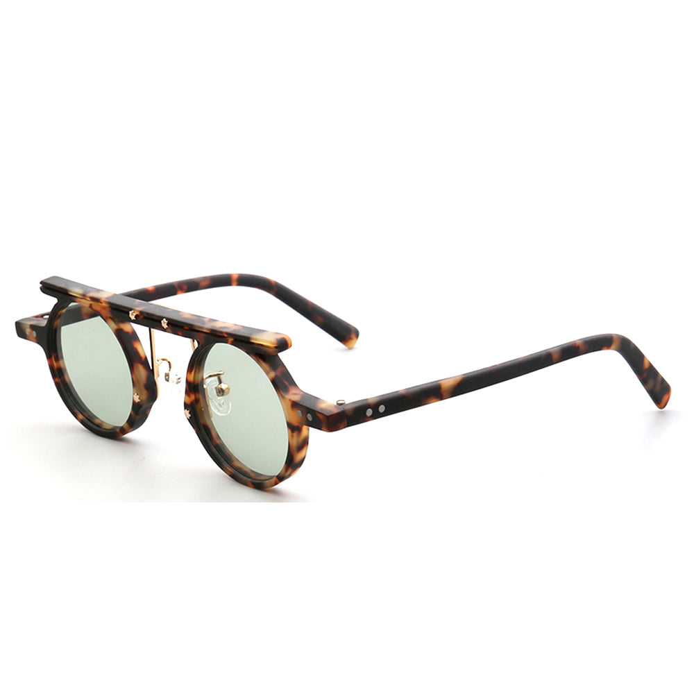 Side view of flat top polarized tortoise sunglasses