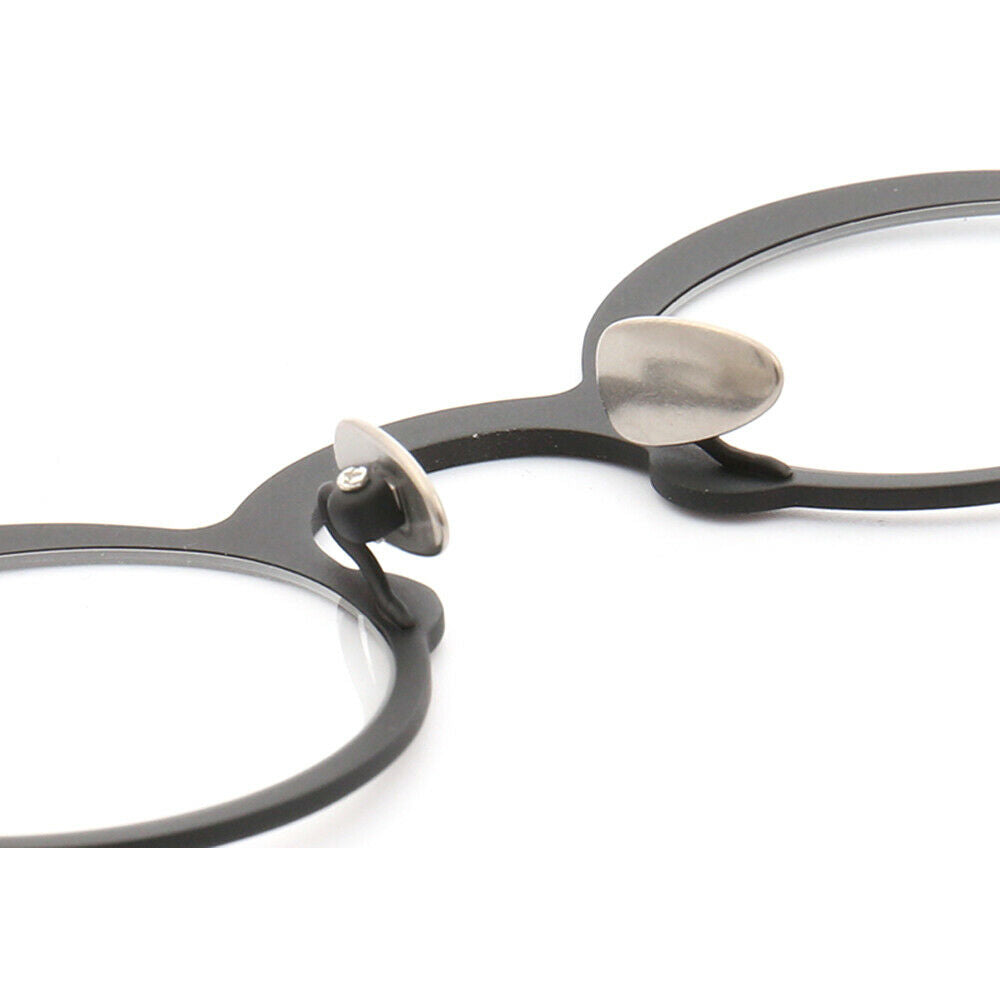 Nose pads of round titanium eyeglasses frames